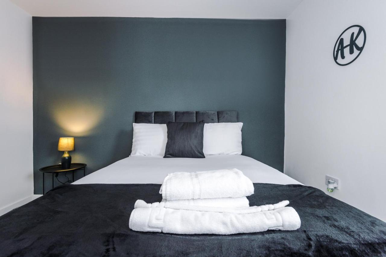 Cosy 3 Bed 3 Bath House - Central -self Check-in & Free Parking! *