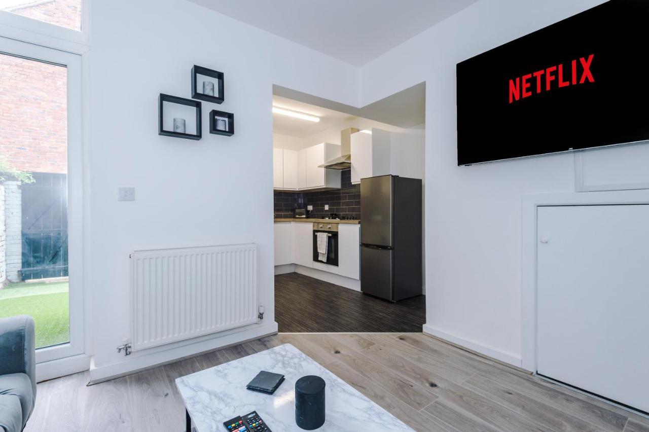 Cosy 3 Bed 3 Bath House - Central -self Check-in & Free Parking! Liverpool
