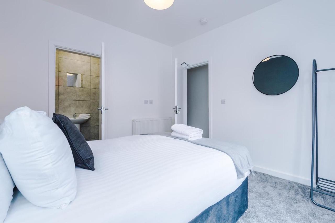 Cosy 3 Bed 3 Bath House - Central -self Check-in & Free Parking!