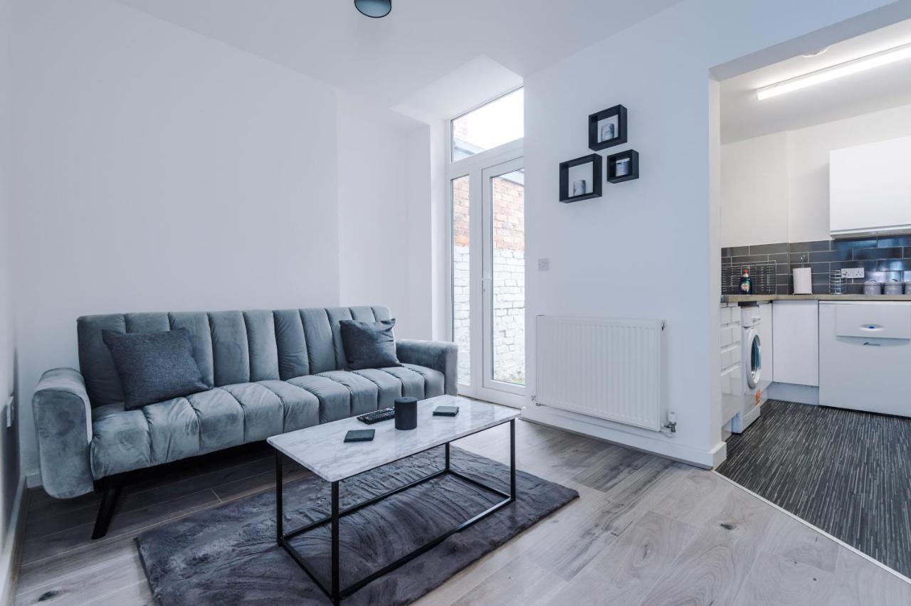 Cosy 3 Bed 3 Bath House - Central -self Check-in & Free Parking! Liverpool
