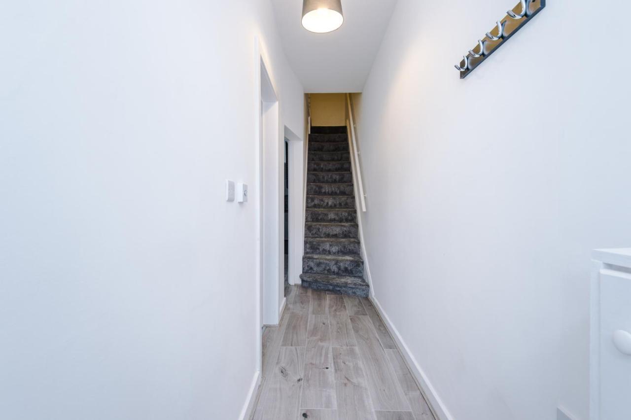 Cosy 3 Bed 3 Bath House - Central -self Check-in & Free Parking! Liverpool