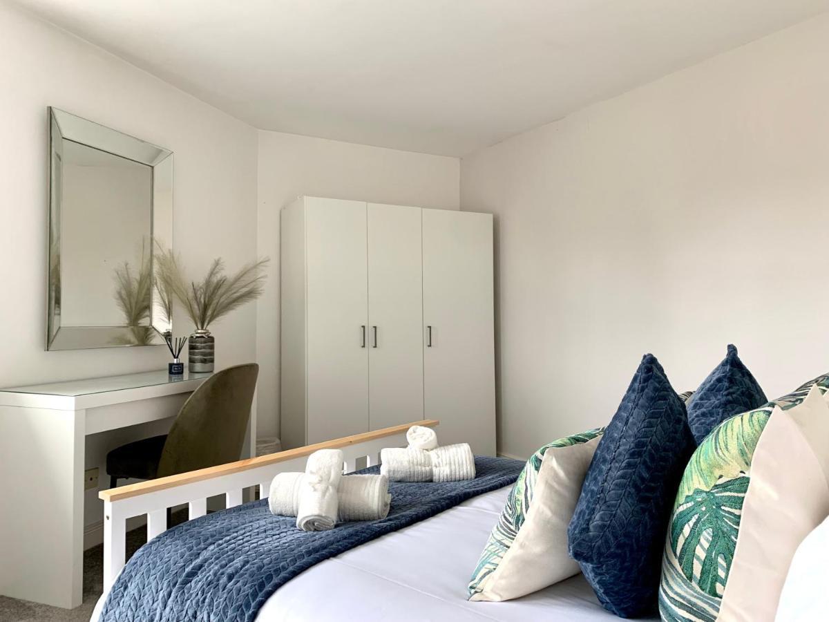 Apartment Lovely Stylish Near Penny Lane! Free Parking
