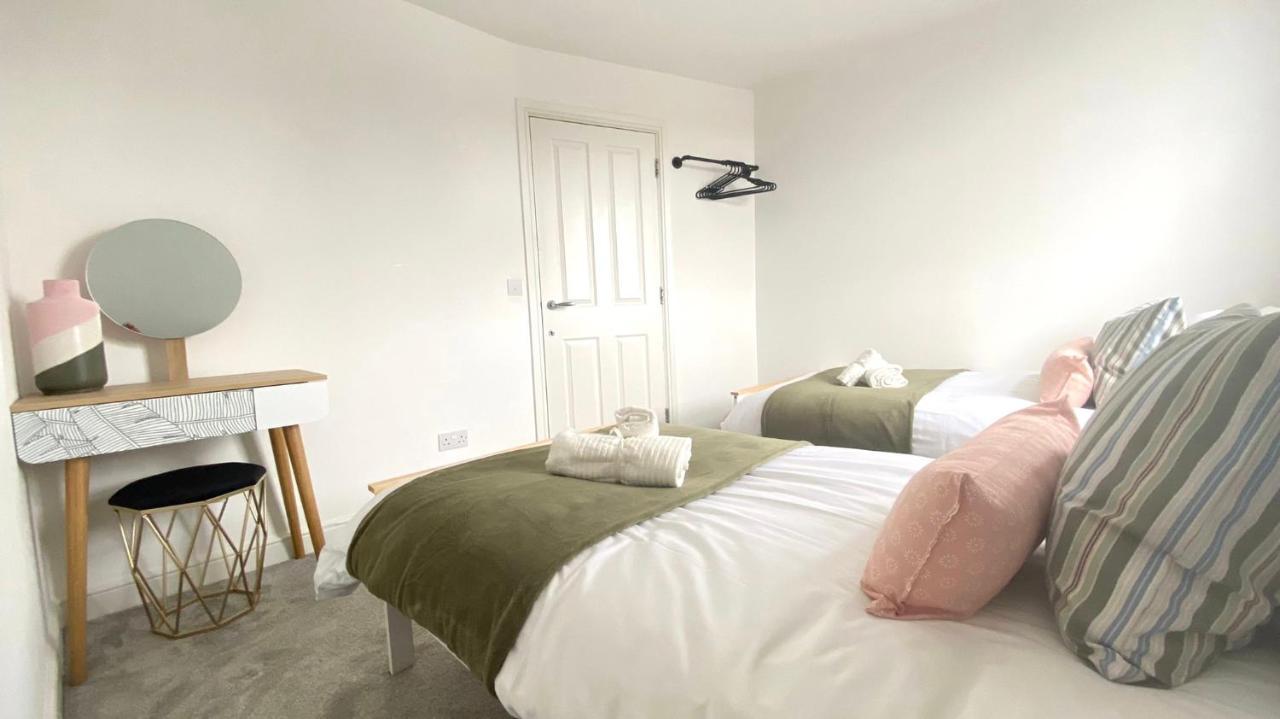 Lovely Stylish Near Penny Lane! Free Parking *