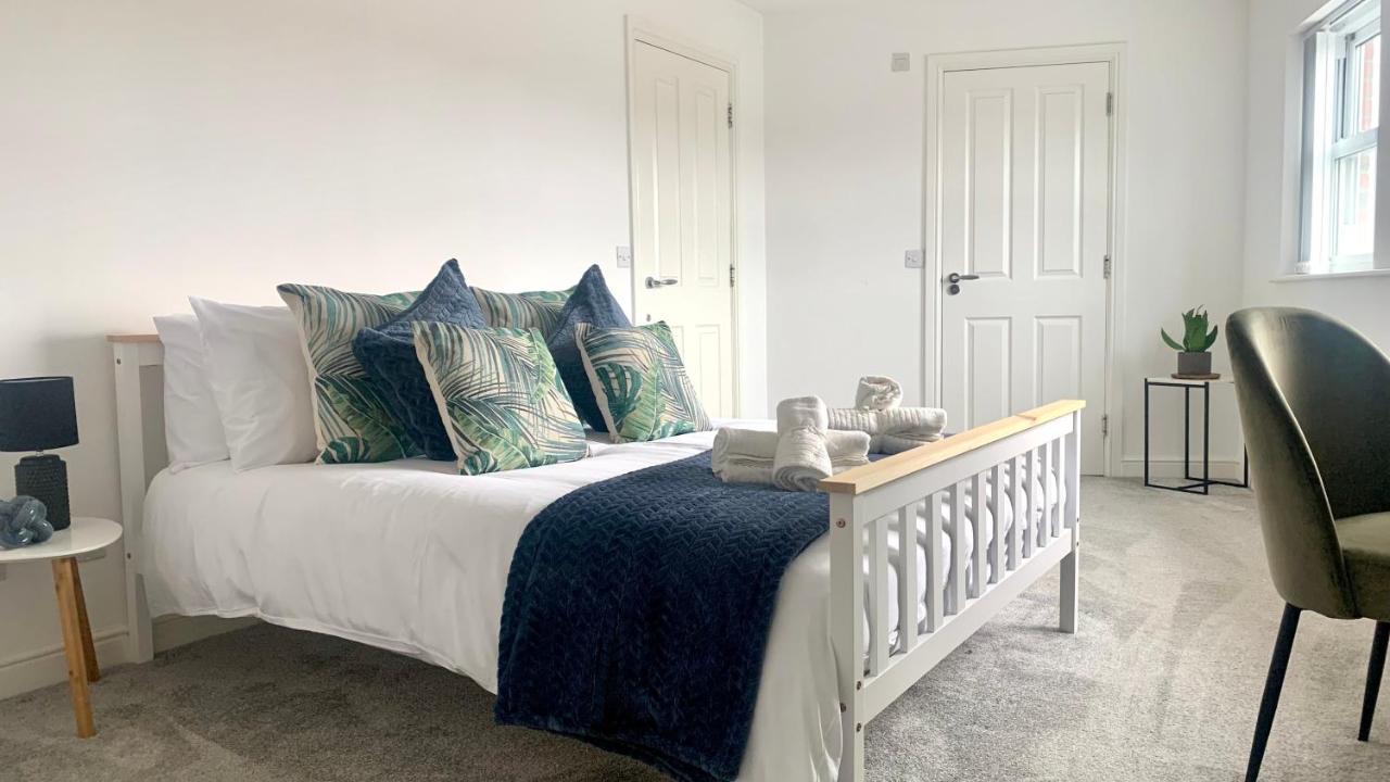 Apartment Lovely Stylish Near Penny Lane! Free Parking *