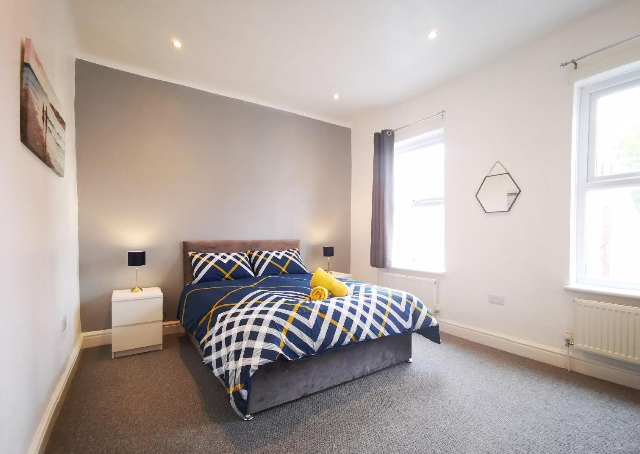 Spacious Townhouse 5 Mins To Centre With Free Parking Liverpool