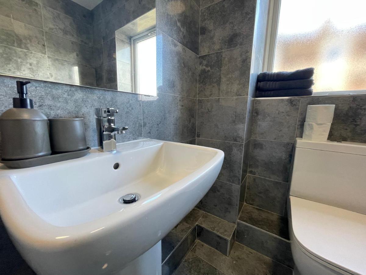 Apartment Mays - 458 Mill Street, Free Parking, 3 Minutes In Taxi To Baltic Market And Centre - Sleep 1-4 Guests Liverpool