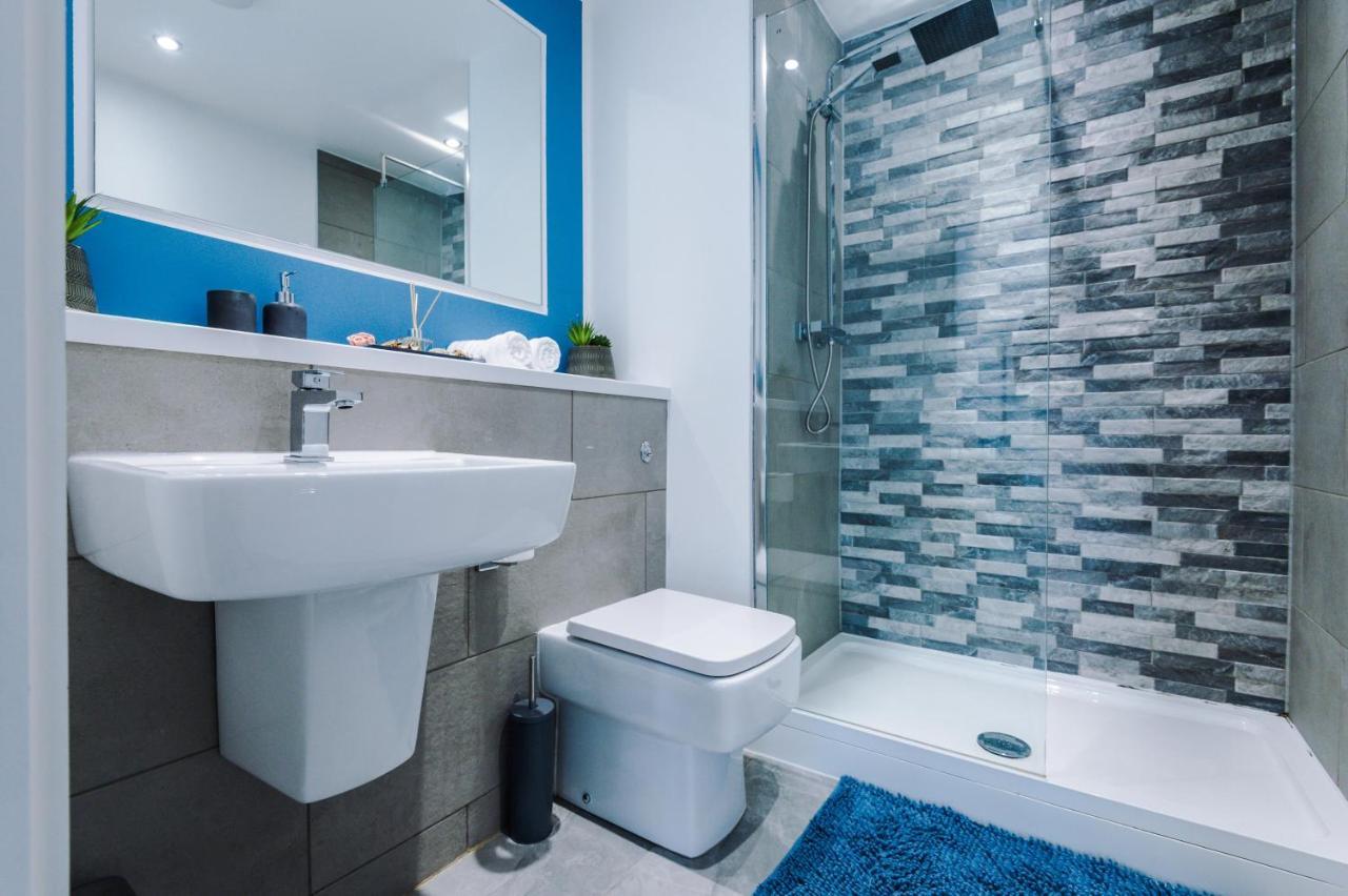 Bright, Luxury Aparthotel, Excellent Location Apartment *