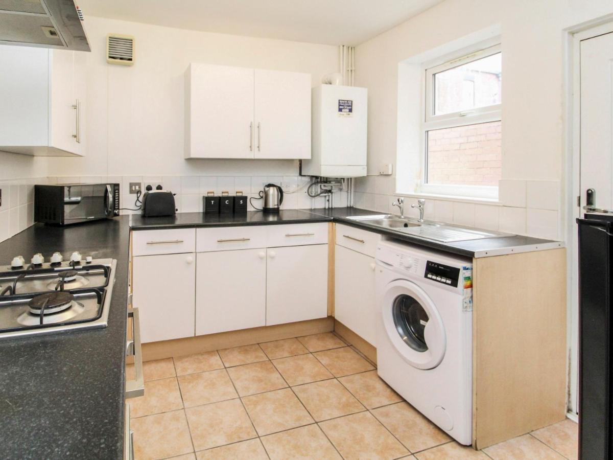 Centre House With Parking & Wifi By Amazing Spaces Relocations Ltd Apartment *