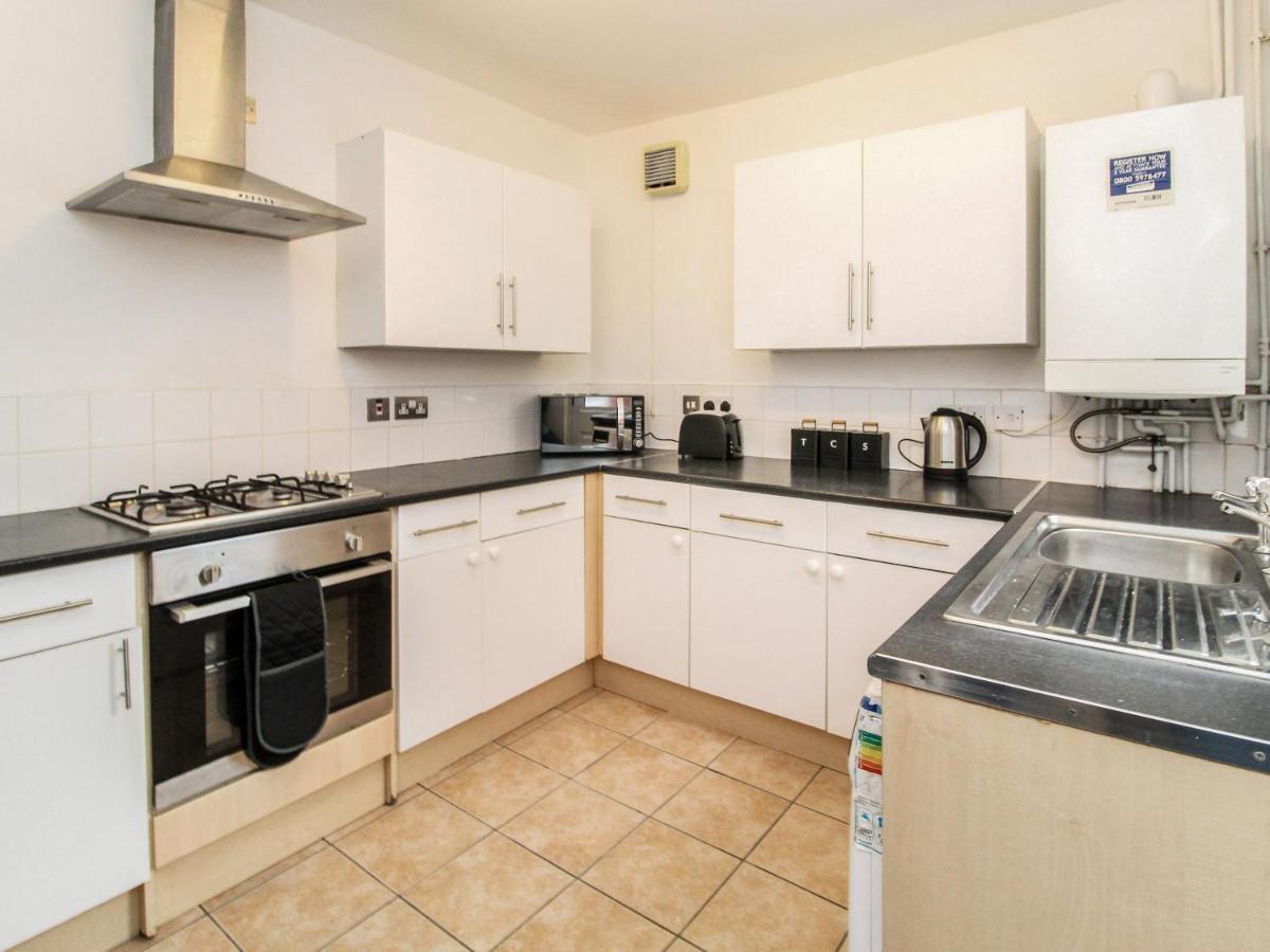 Centre House With Parking & Wifi By Amazing Spaces Relocations Ltd Apartment
