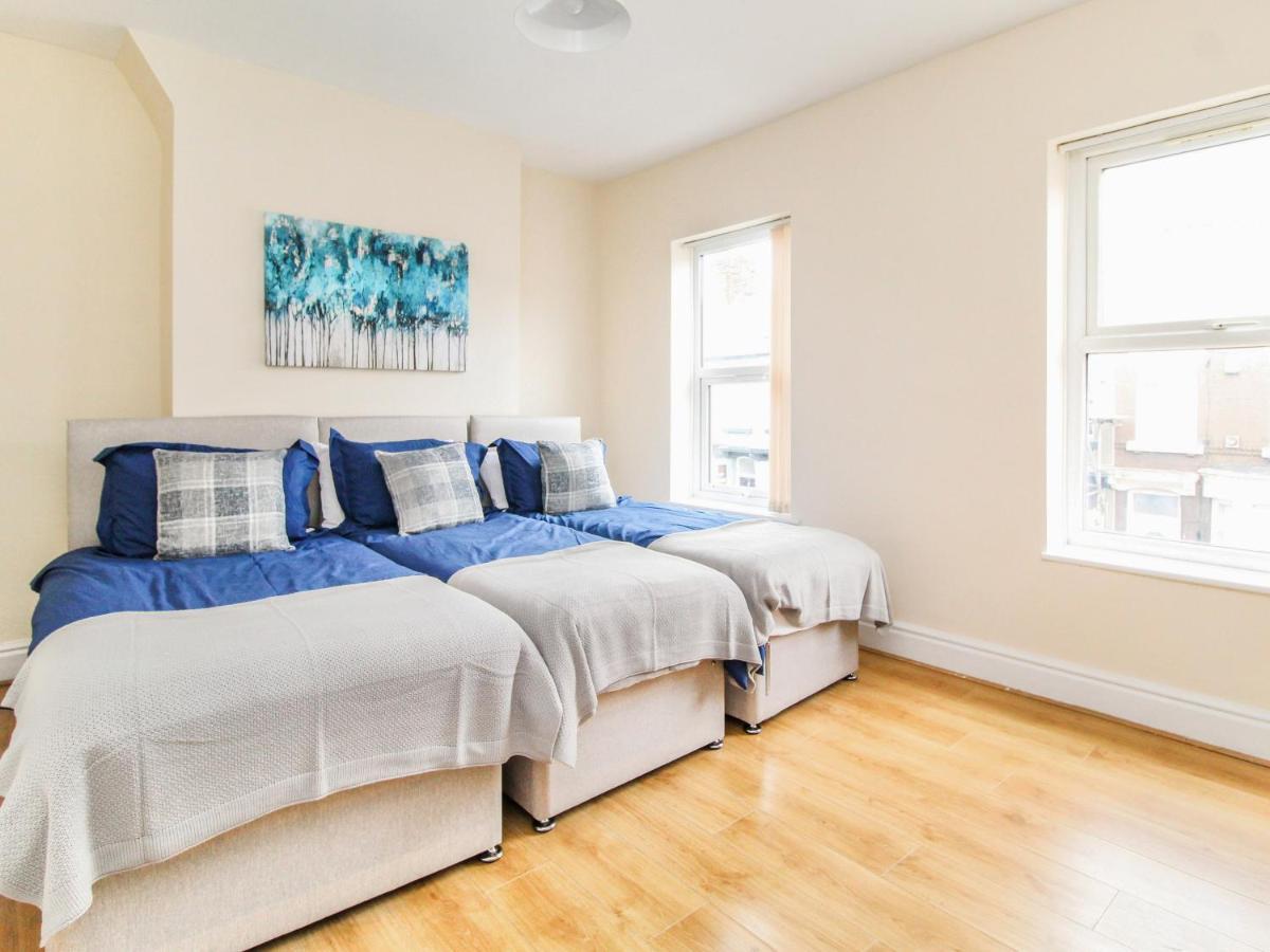 Centre House With Parking & Wifi By Amazing Spaces Relocations Ltd