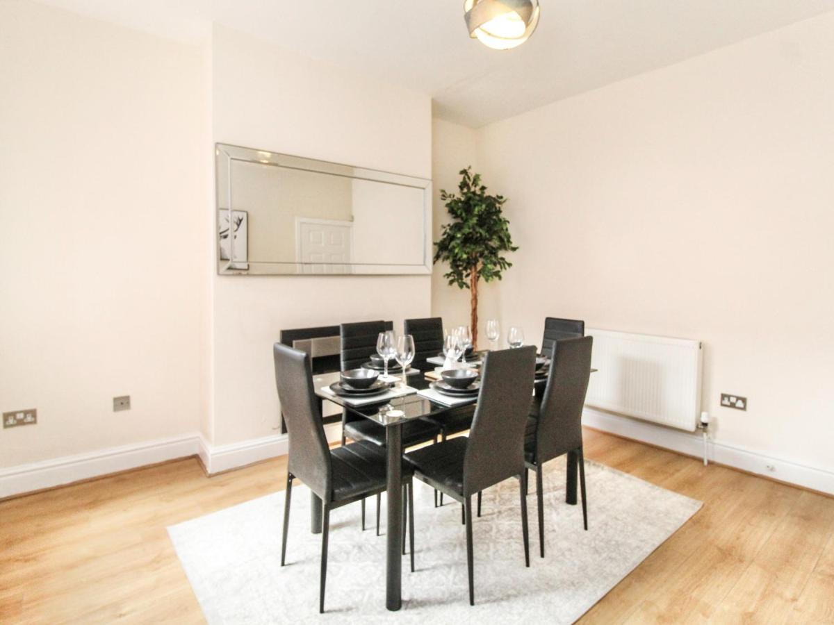 Centre House With Parking & Wifi By Amazing Spaces Relocations Ltd Liverpool