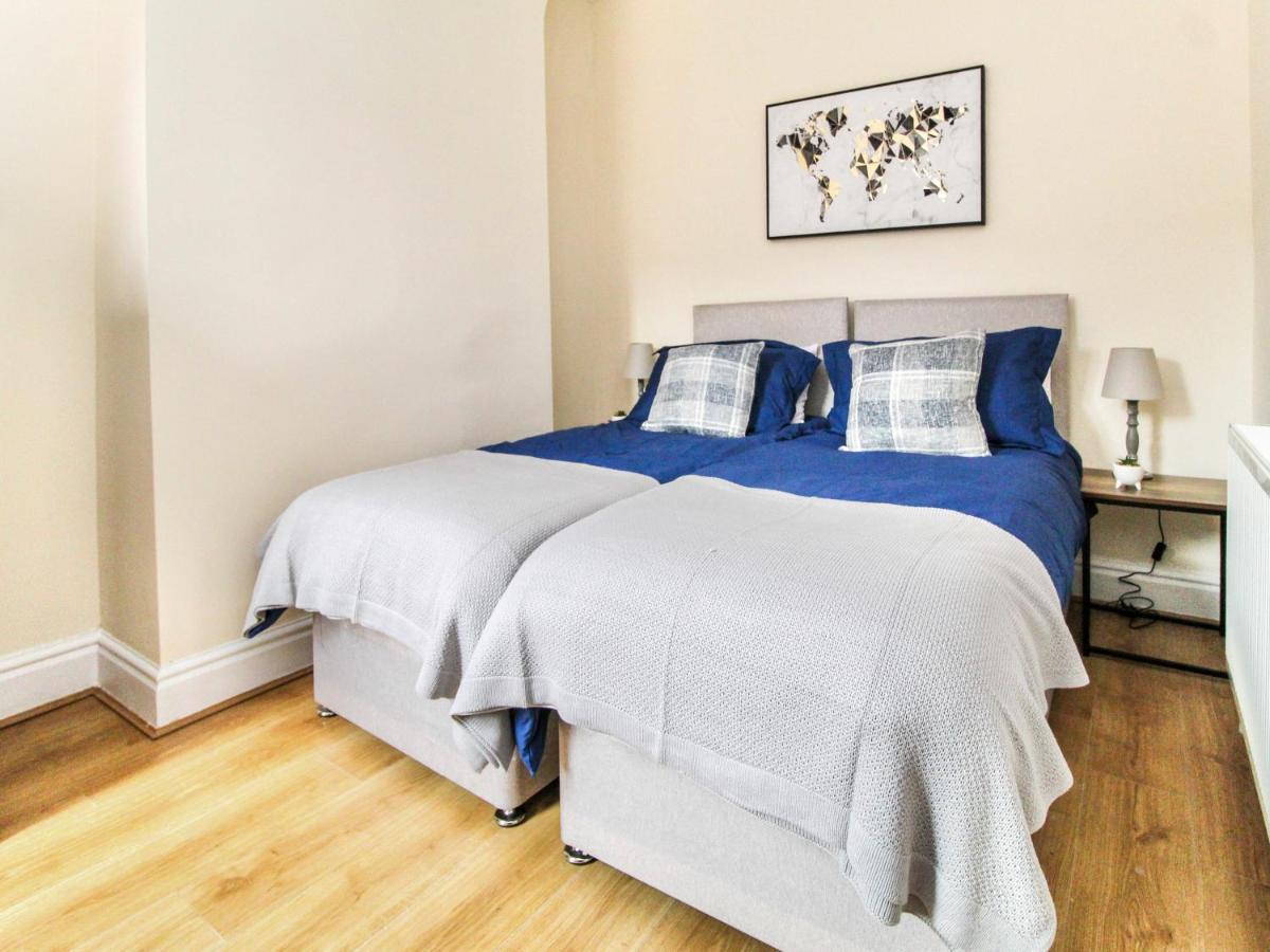Apartment Centre House With Parking & Wifi By Amazing Spaces Relocations Ltd
