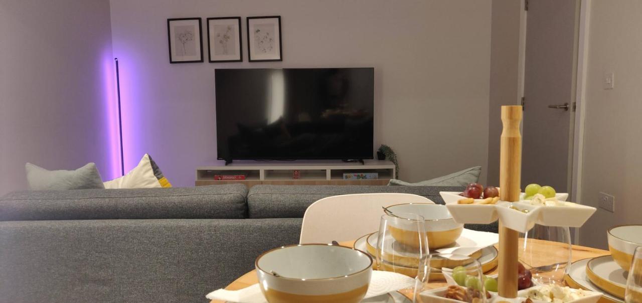 Large 65 Inch Tv Full Kitchen Long-stay Ready Liverpool