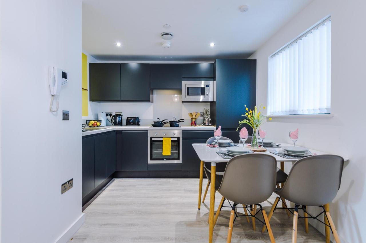 Bright, Luxury Aparthotel, Excellent Location Apartment
