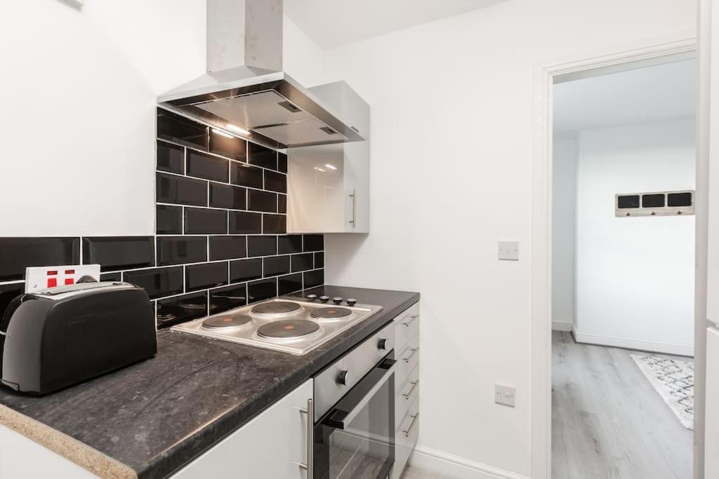 Apartment St Marys Studios-free Street Parking Liverpool