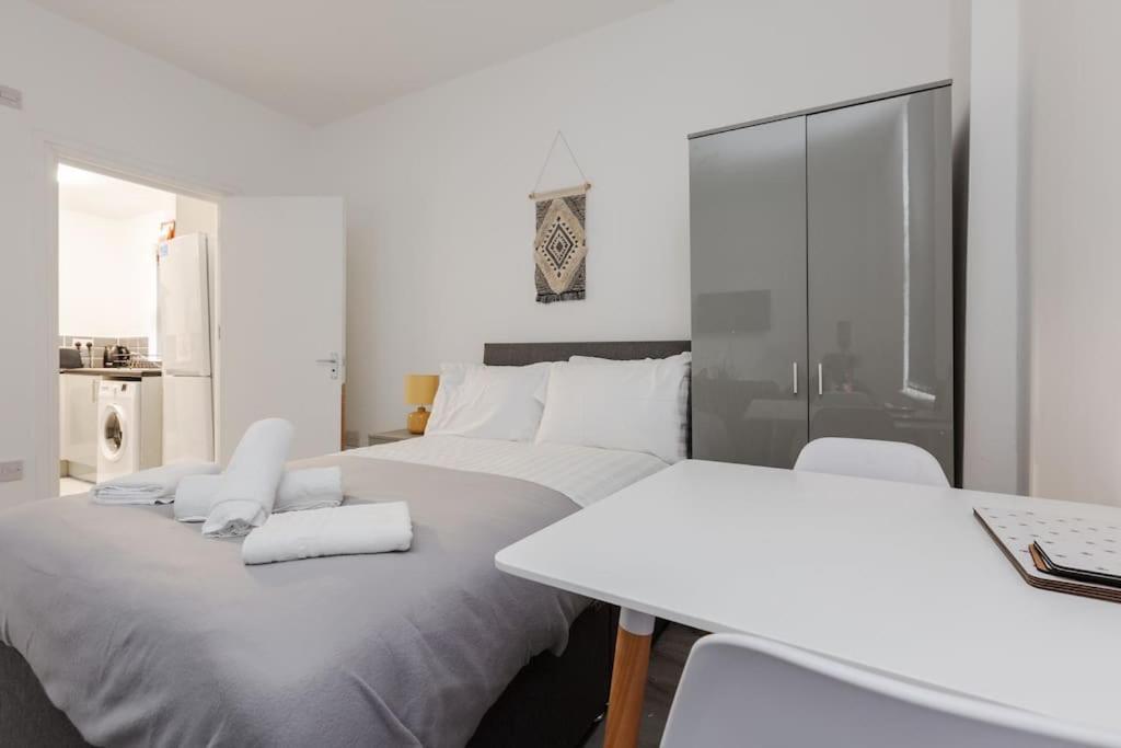 St Marys Studios-free Street Parking * Liverpool