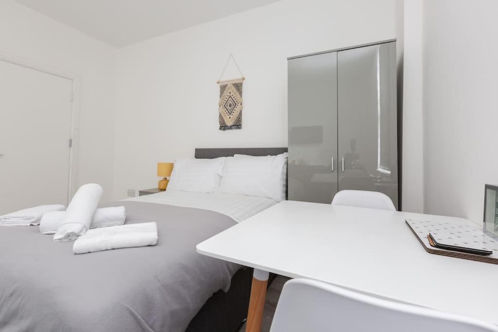 St Marys Studios-free Street Parking * Liverpool