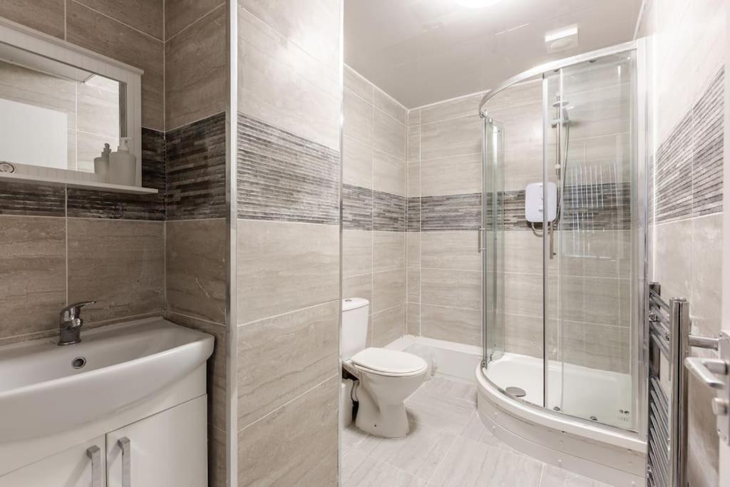 St Marys Studios-free Street Parking Apartment *