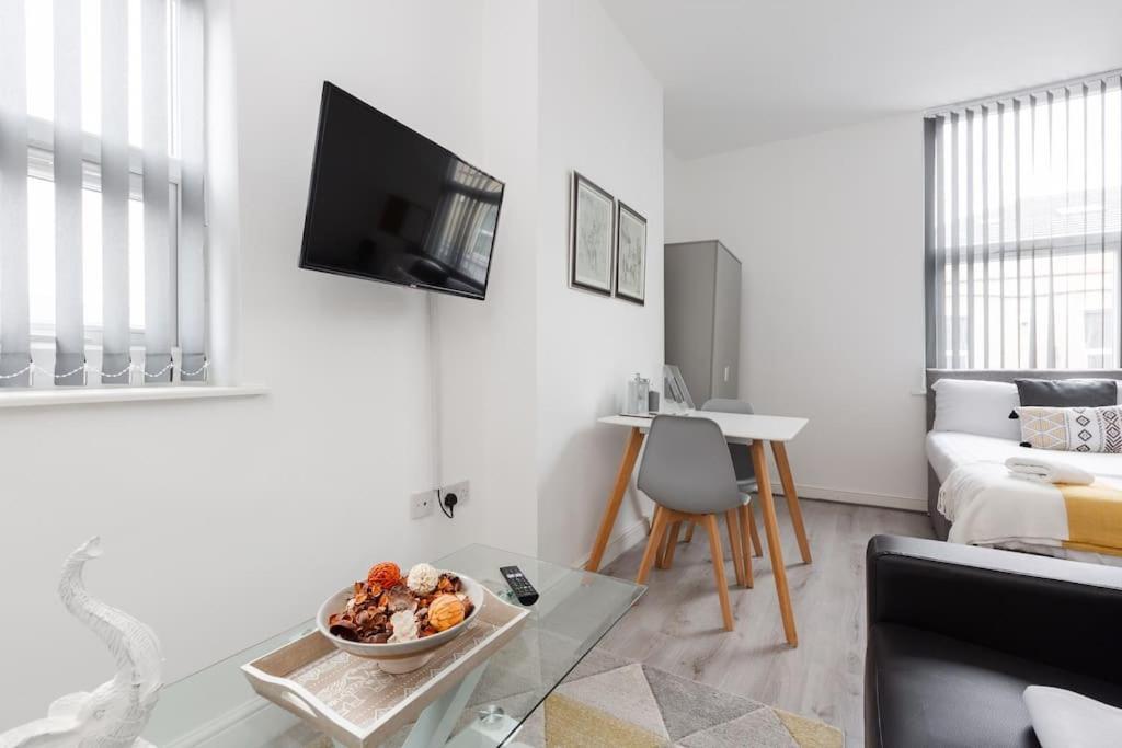 St Marys Studios-free Street Parking Liverpool