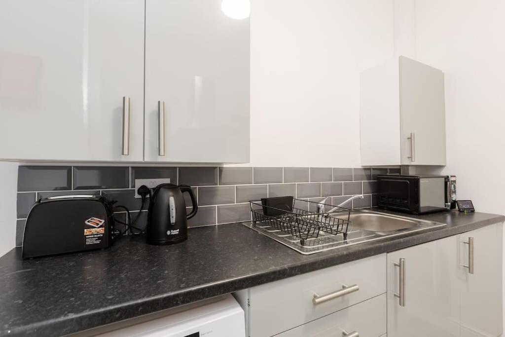 Apartment St Marys Studios-free Street Parking