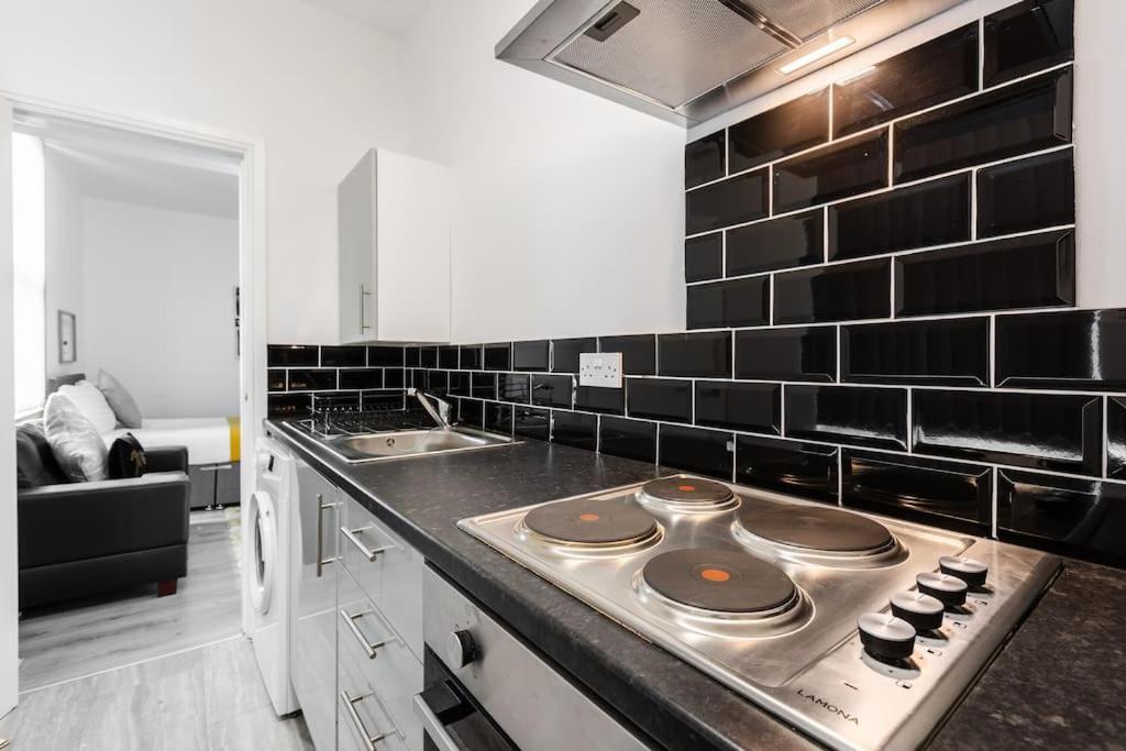 Apartment St Marys Studios-free Street Parking Liverpool