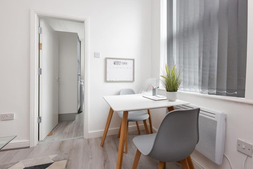 Apartment St Marys Studios-free Street Parking