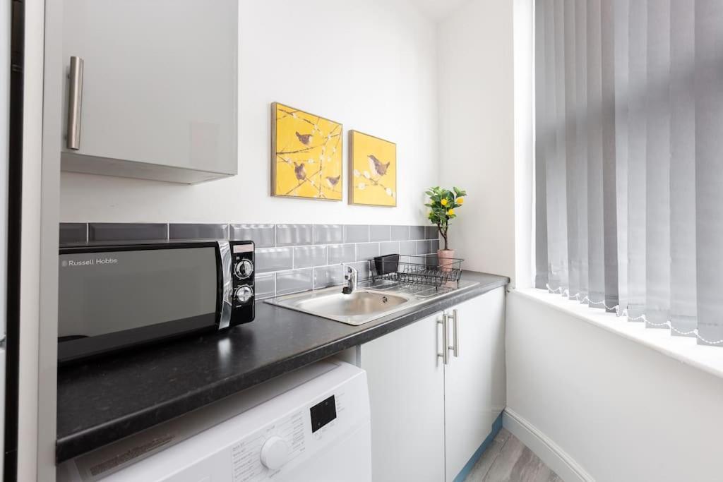Apartment St Marys Studios-free Street Parking *