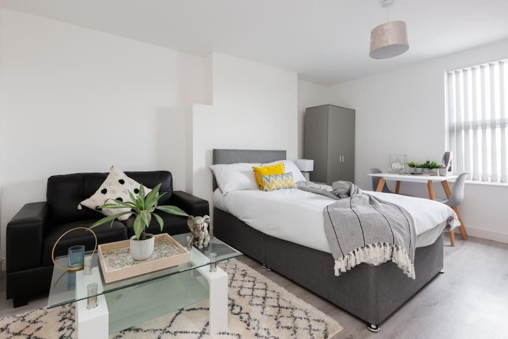 Apartment St Marys Studios-free Street Parking *