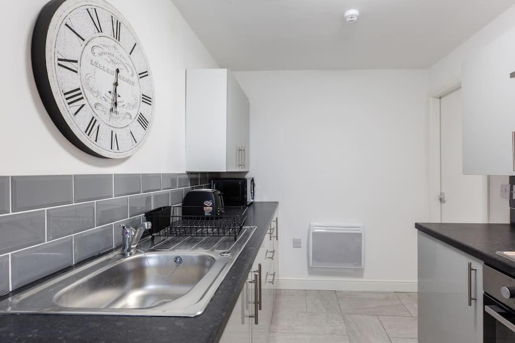 Apartment St Marys Studios-free Street Parking