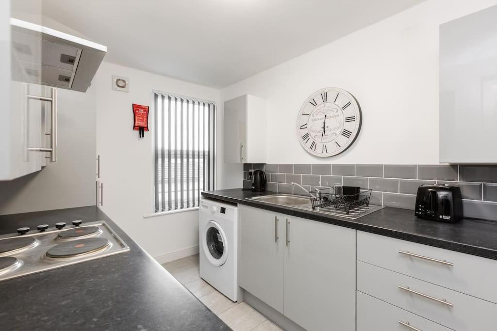 St Marys Studios-free Street Parking Apartment Liverpool