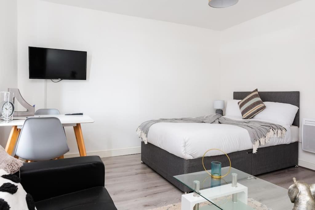 Apartment St Marys Studios-free Street Parking Liverpool
