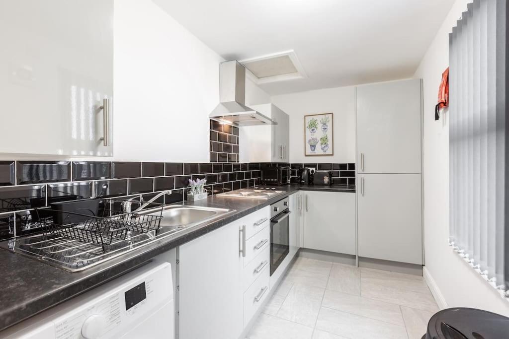 Apartment St Marys Studios-free Street Parking