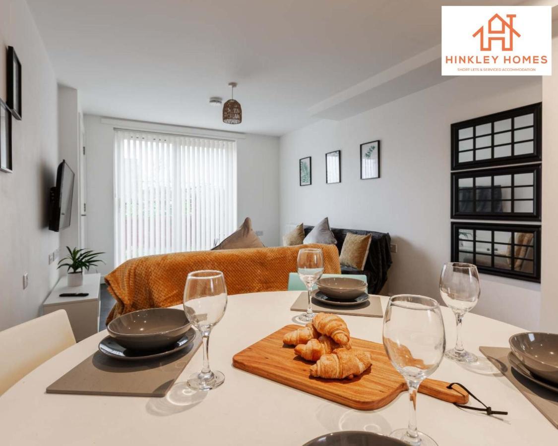 Modern Centre Townhouse By Hinkley Homes Holiday home
