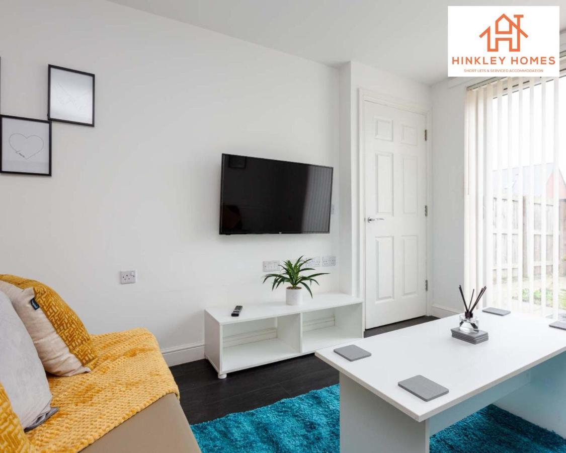 Modern Centre Townhouse By Hinkley Homes Holiday home