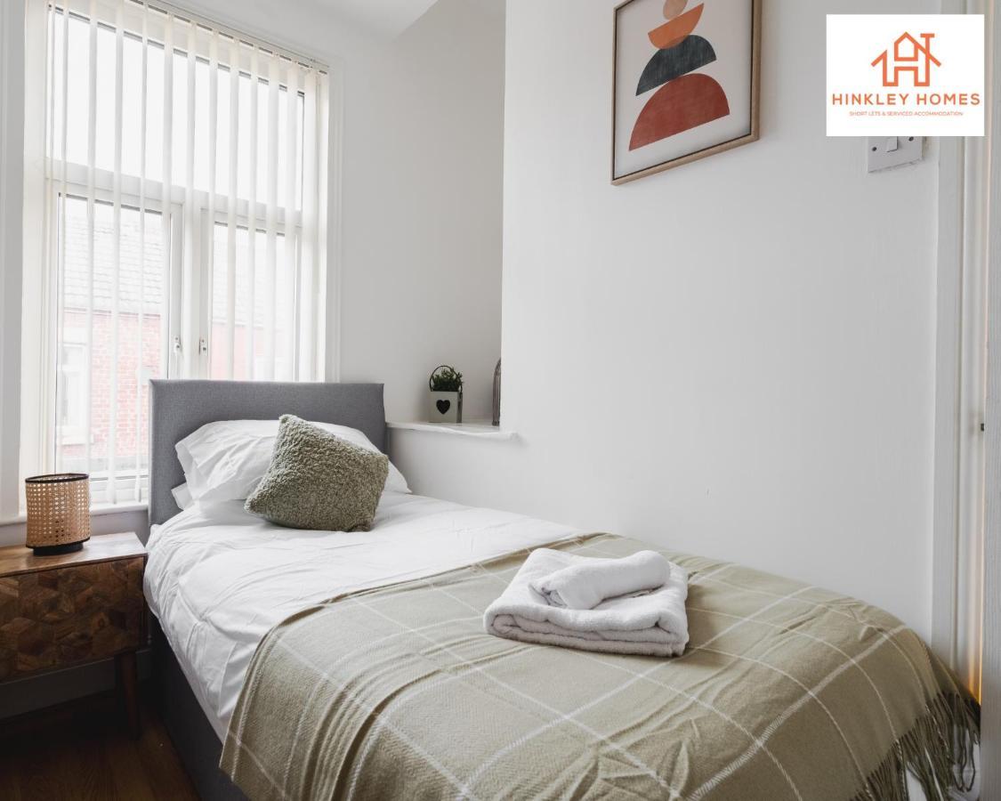 Hinkley Homes: Cozy 2-bedroom House * Liverpool