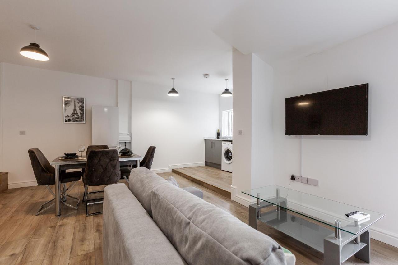 York Free Parking Included Apartment