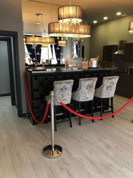 The V.i.p - Sleeps 24! For Large Groups Apartment Liverpool