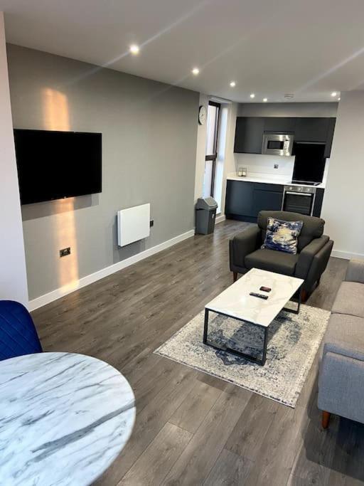Apartment Luxury 1 Bed Full With Balcony