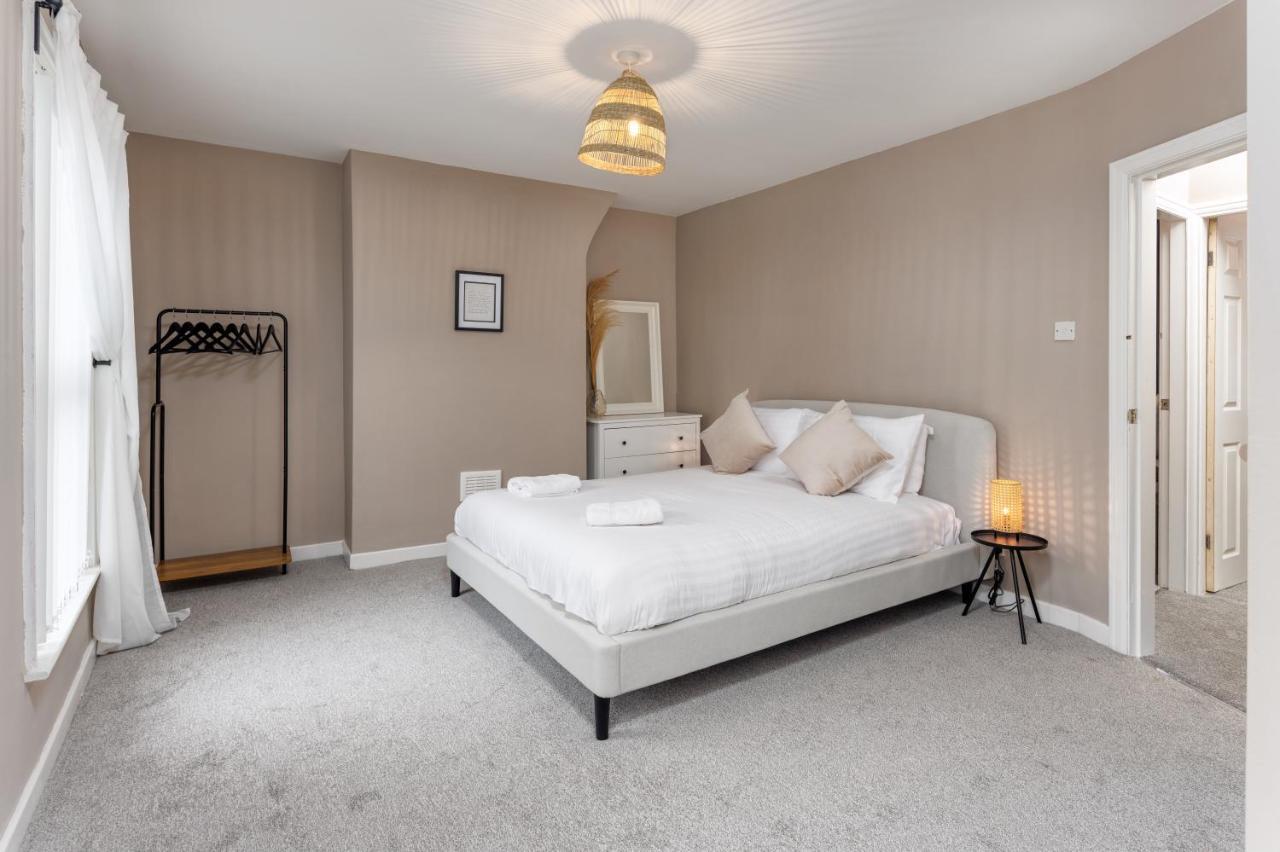 Talton House - Air Host & - Free Parking