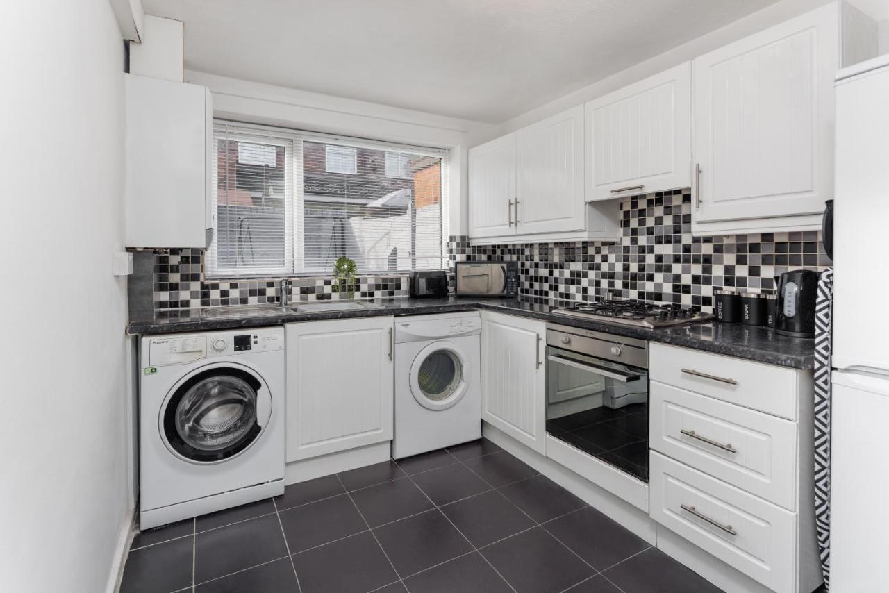 The Empress 2 Bed Terraced House Apartment *