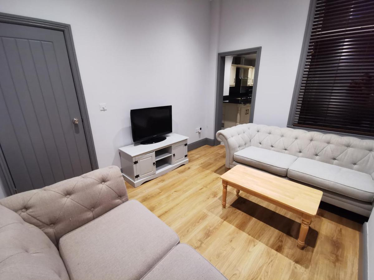Shared House Close To Center & Lfc/efc *