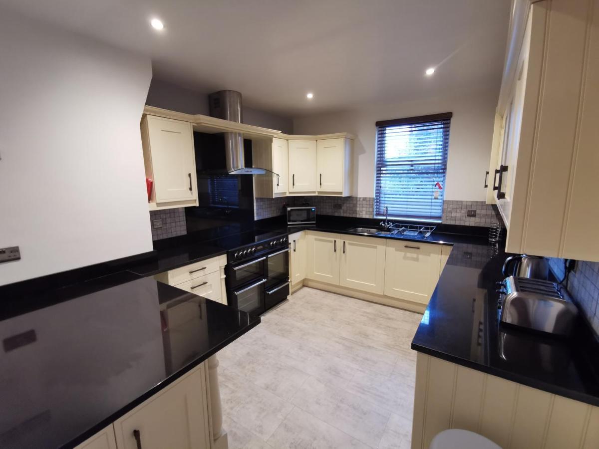 Homestay Shared House Close To Center & Lfc/efc