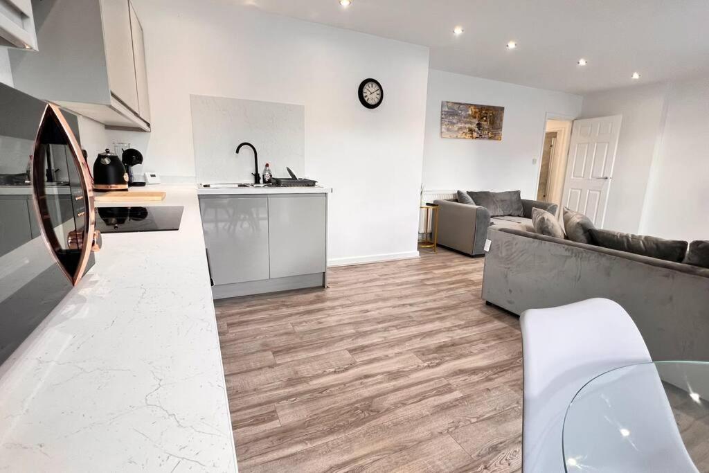 Apartment Top Floor Gem In City Centre