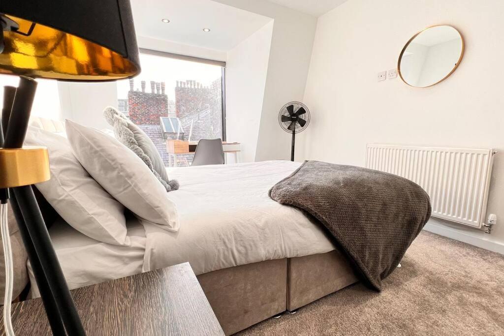 Apartment Top Floor Gem In City Centre