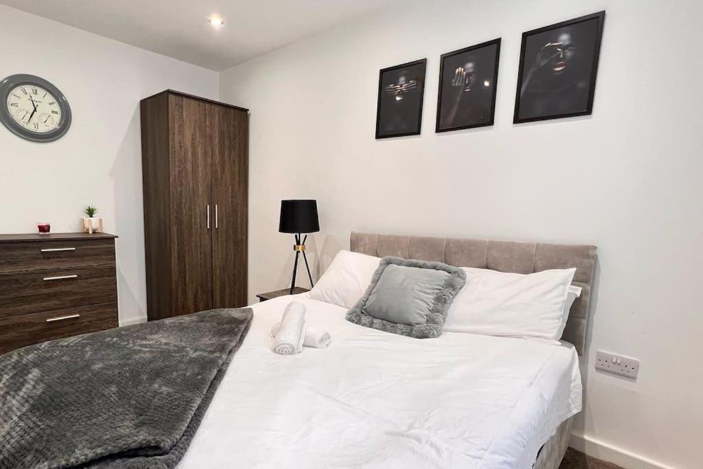 Apartment Top Floor Gem In City Centre *