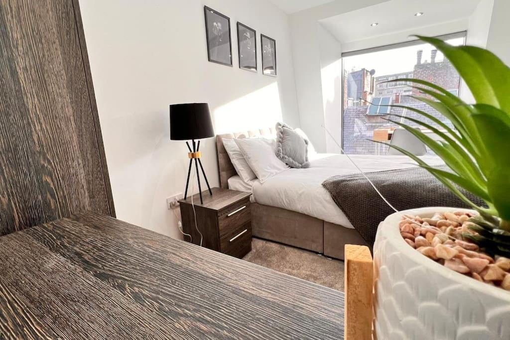 Top Floor Gem In City Centre *
