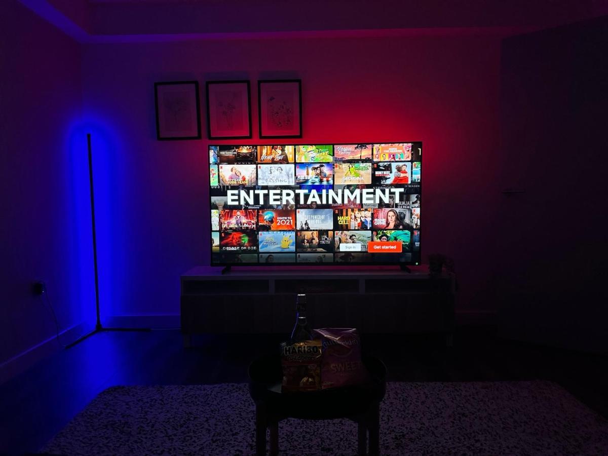 Apartment Large 65 Inch Tv Full Kitchen Long-stay Ready *
