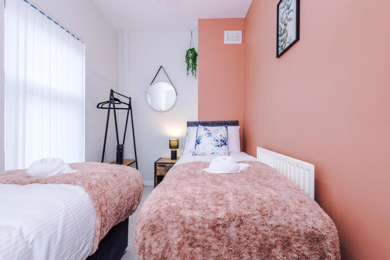 Holiday home Trendy House, Close To Stadiums, Free Wifi And Car Park *