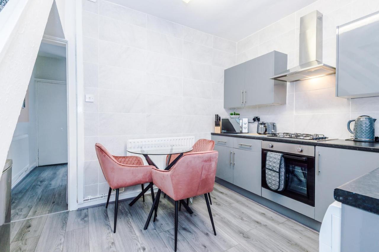 Trendy House, Close To Stadiums, Free Wifi And Car Park Holiday home Liverpool
