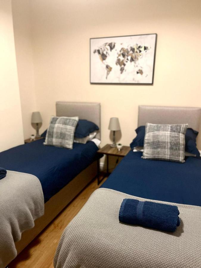 Centre House With Parking & Wifi By Amazing Spaces Relocations Ltd Apartment